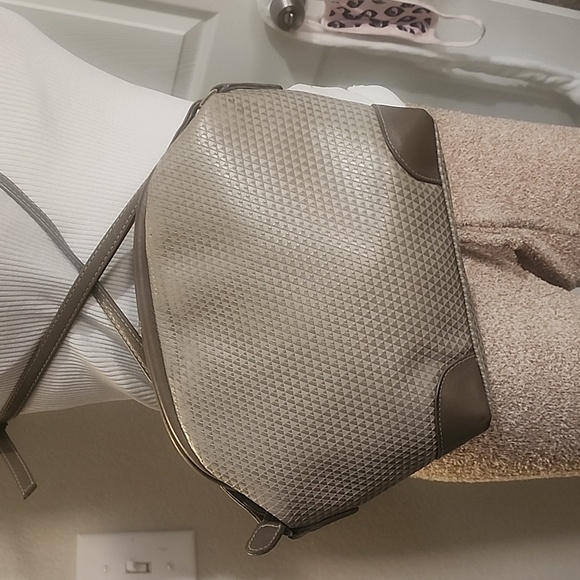 Vintage 80s LIZ CLAIBORNE Crossbody Purse Handbag Small Square Leather Taupe Tan - Picture 4 of 7